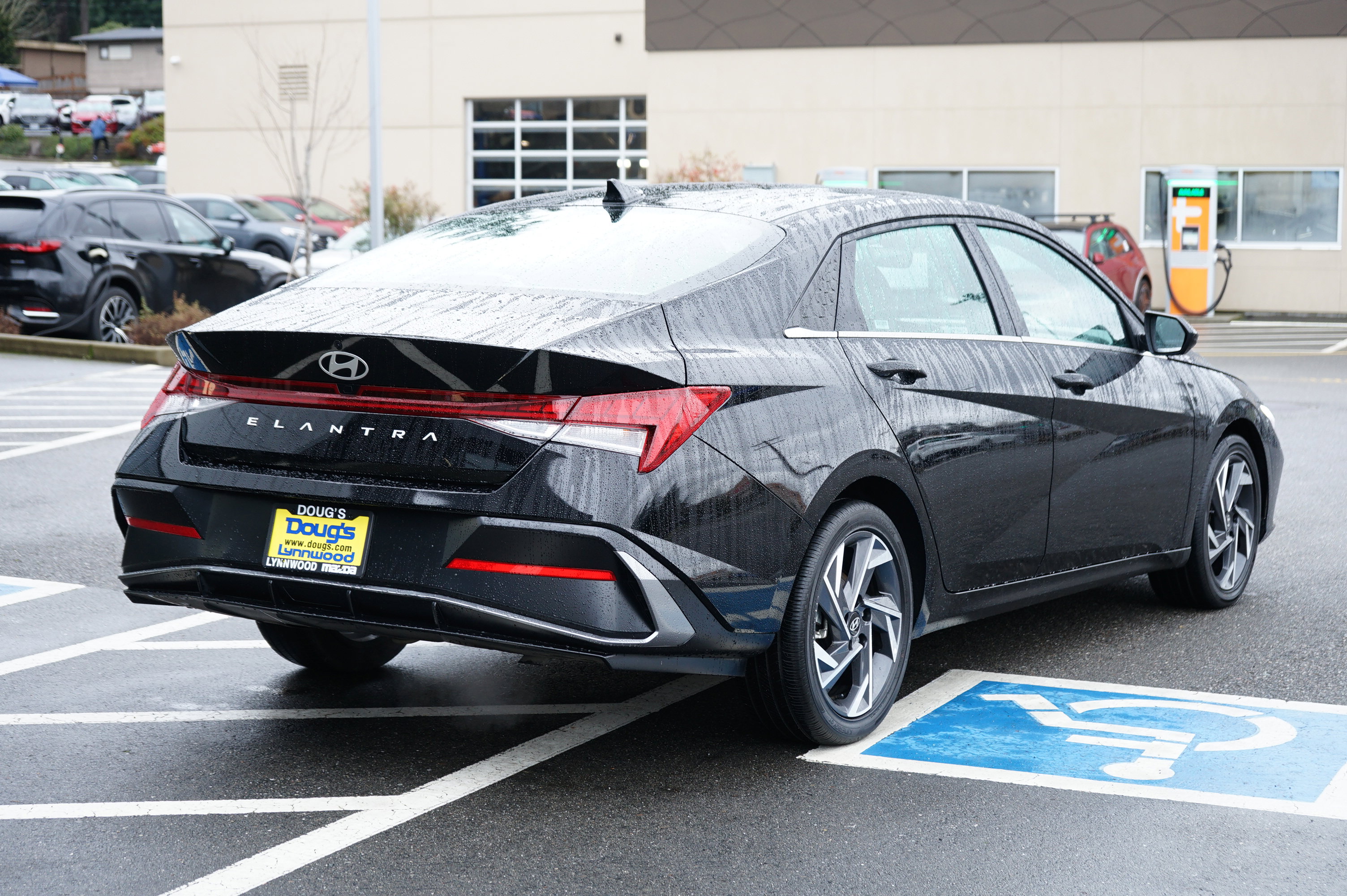Used 2025 Hyundai Elantra SEL image 3