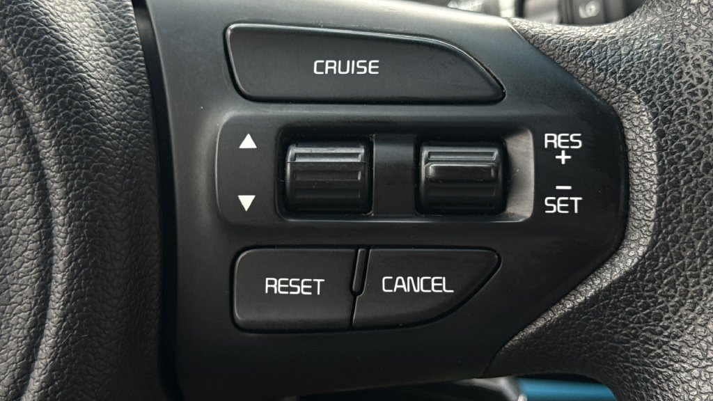 Used 2016 Kia Sedona LX w/ LX Convenience Package FWD image 32