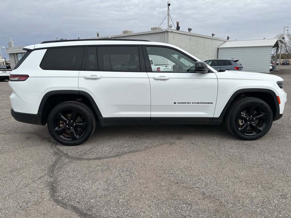 Used 2023 Jeep Grand Cherokee L Laredo image 8