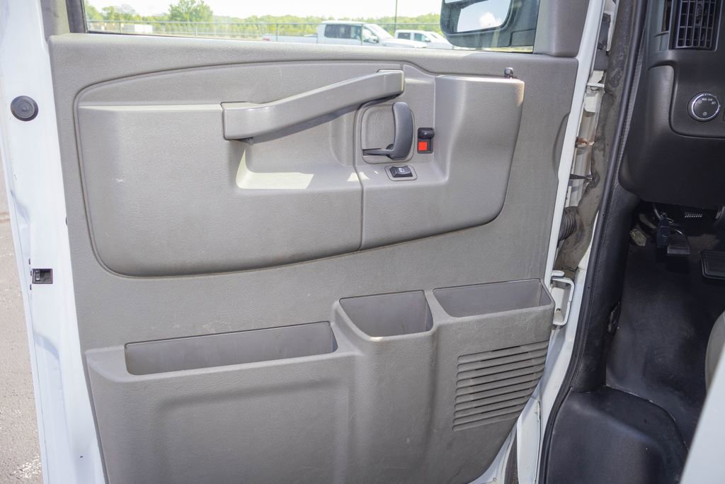 Used 2022 Chevrolet Express 2500 Extended w/ Driver Convenience Package RWD image 10