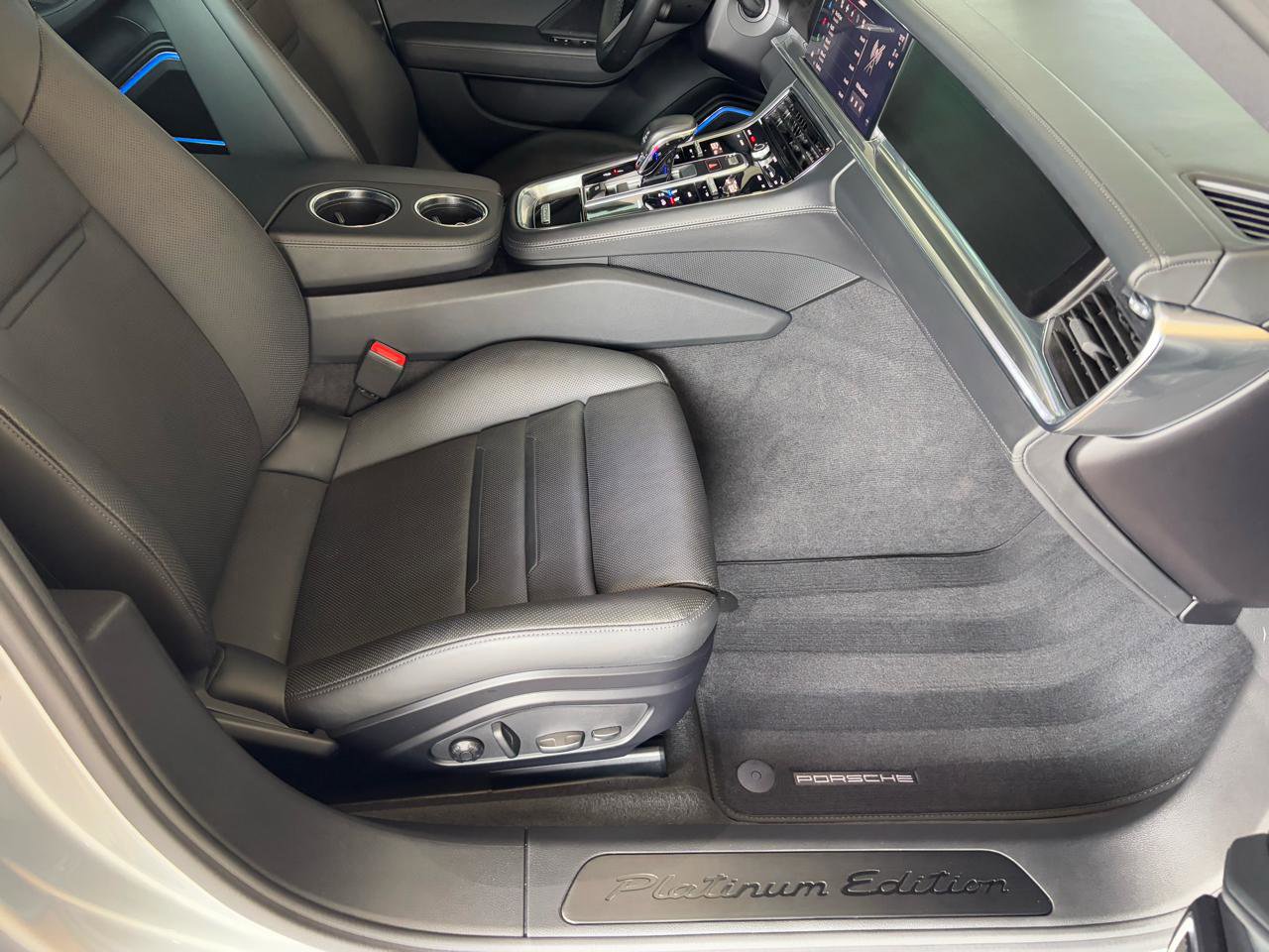 Used 2022 Porsche Panamera 4 Platinum Edition image 22