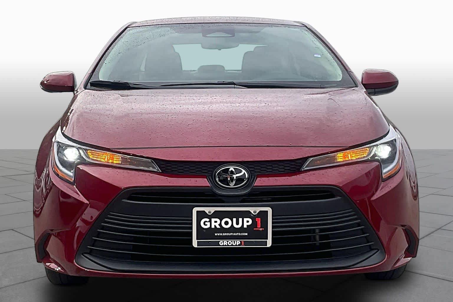Used 2026 Toyota Corolla LE FWD image 4