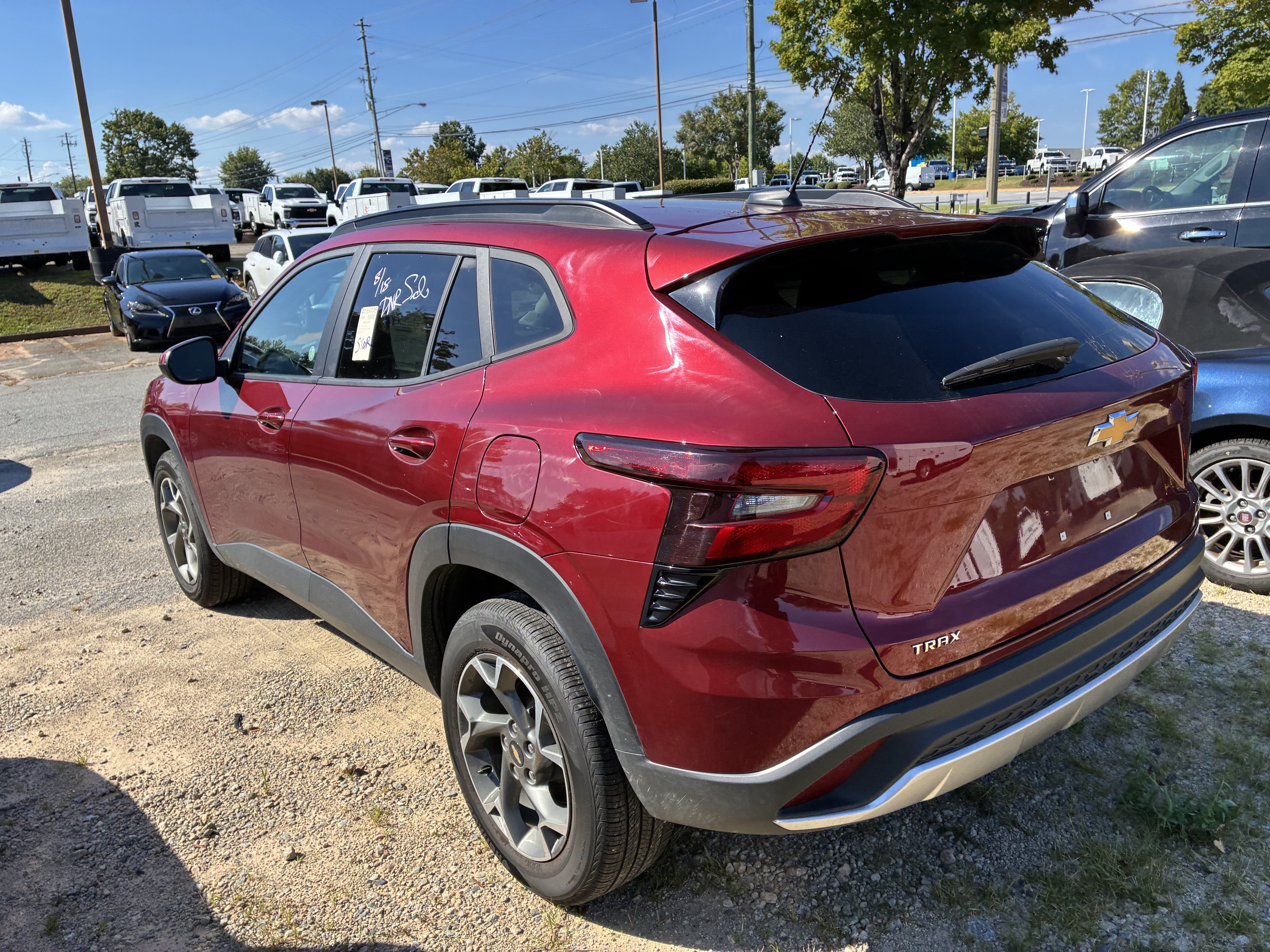 Used 2025 Chevrolet Trax LT w/ LT Convenience Package FWD image 6
