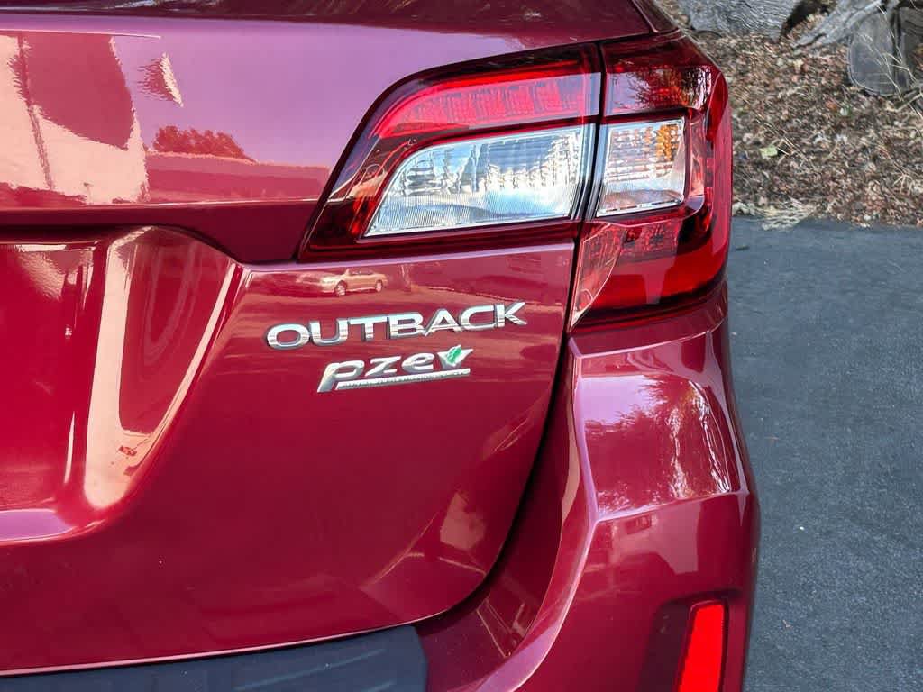 Used 2016 Subaru Outback 2.5i Limited AWD/4WD image 6