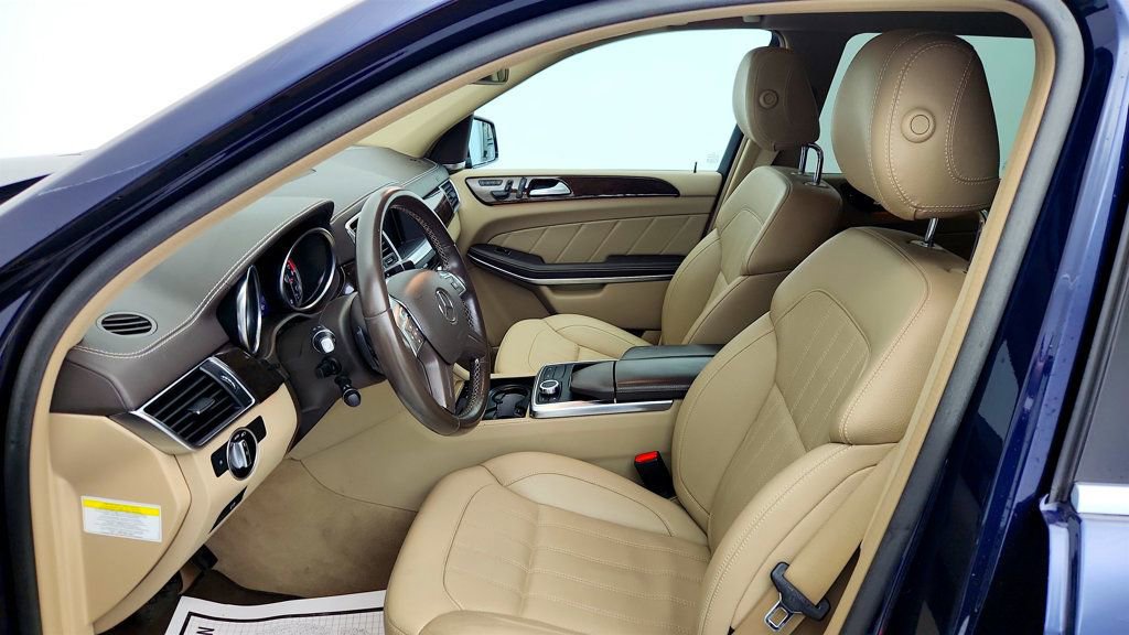 Used 2014 Mercedes-Benz GL 450 4MATIC w/ Lighting Package image 19