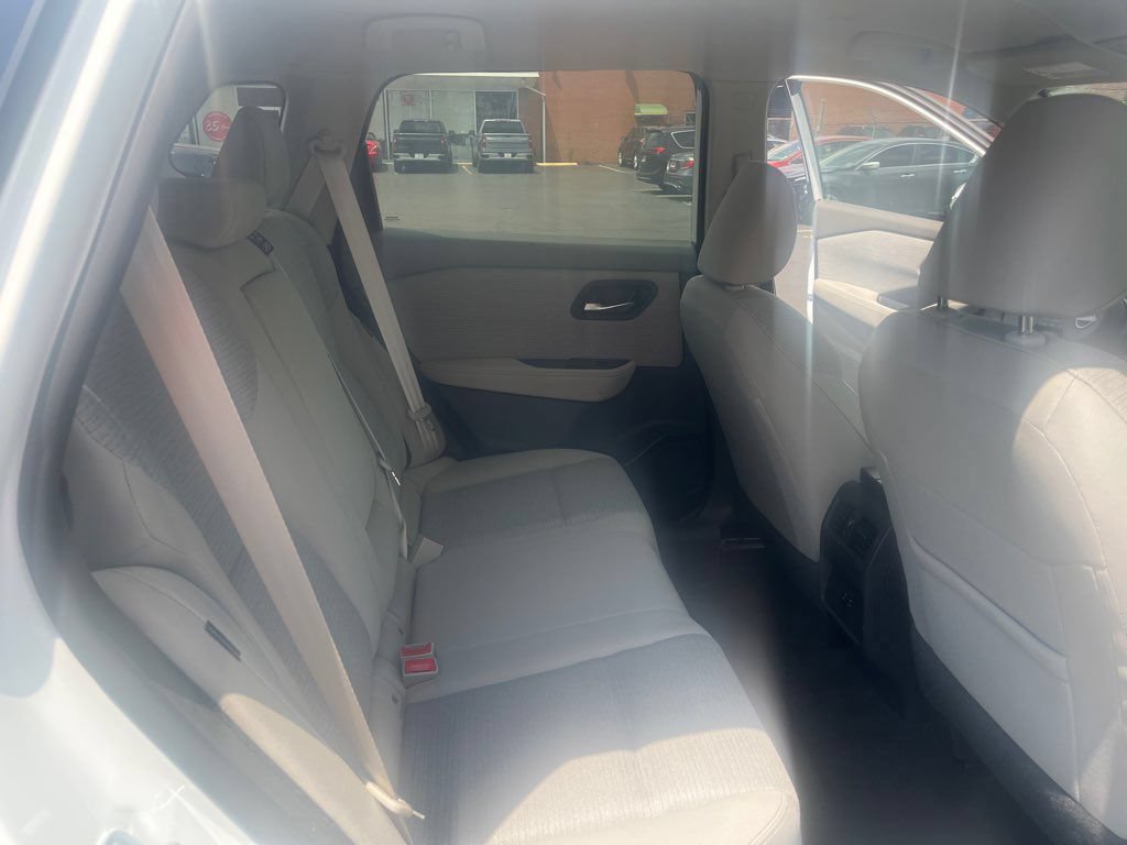 Used 2023 Nissan Rogue SV AWD/4WD image 14