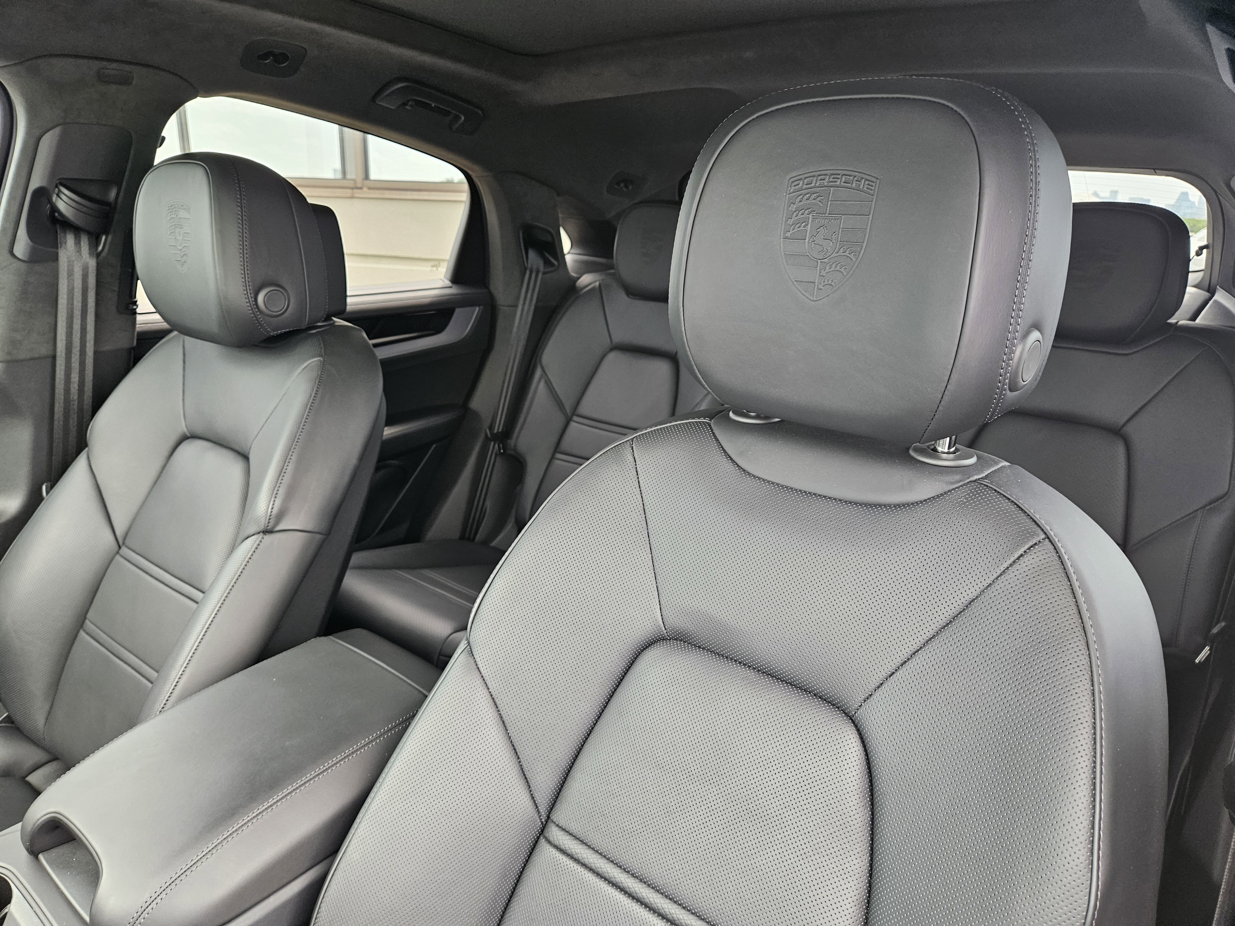 Certified 2024 Porsche Cayenne S image 6