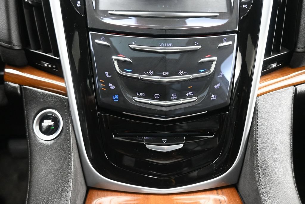 Used 2020 Cadillac Escalade Luxury w/ LPO, Radiant Package AWD/4WD image 23