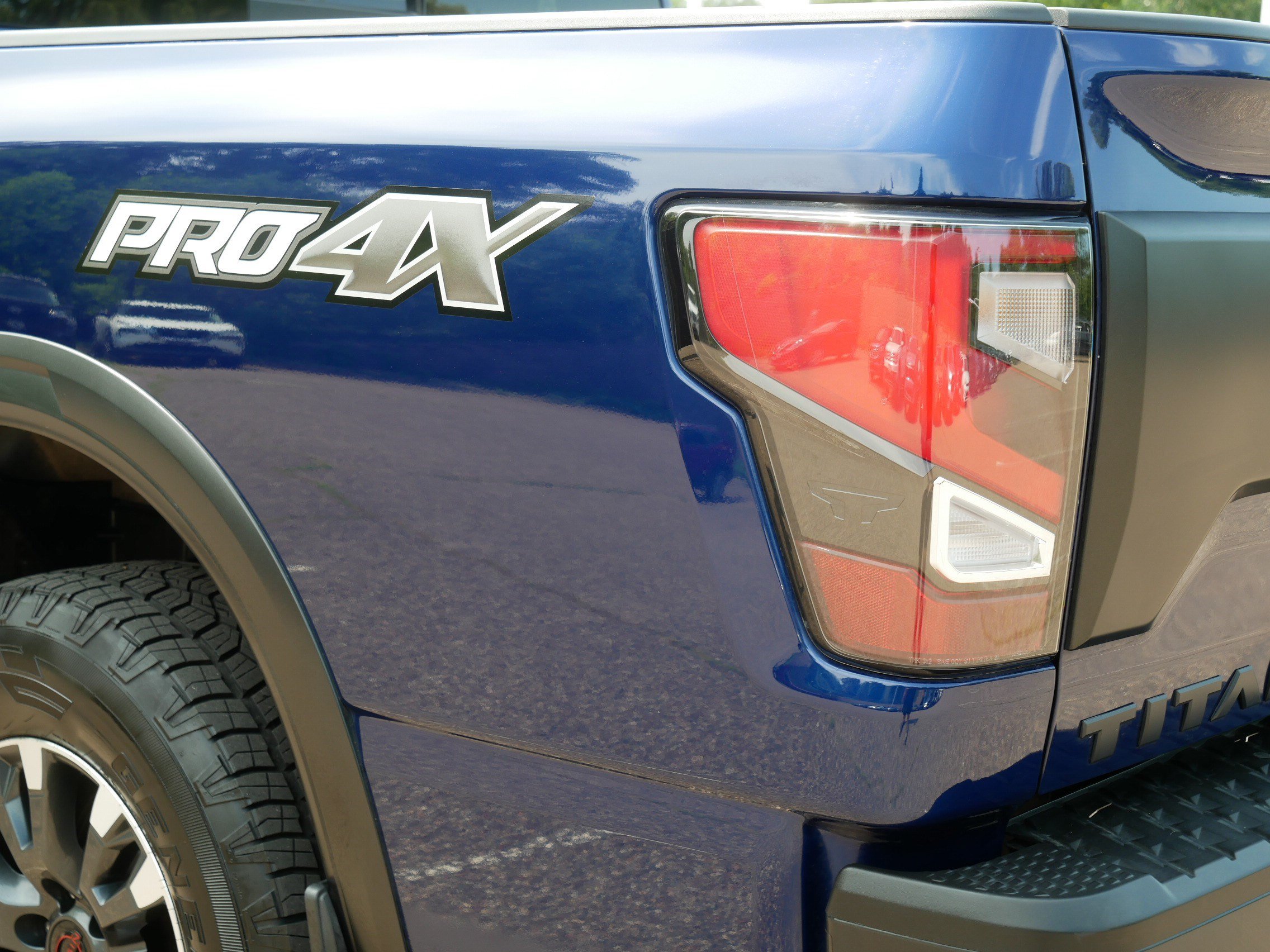Certified 2024 Nissan Titan PRO-4X w/ Pro-4x Convenience Package AWD/4WD image 17