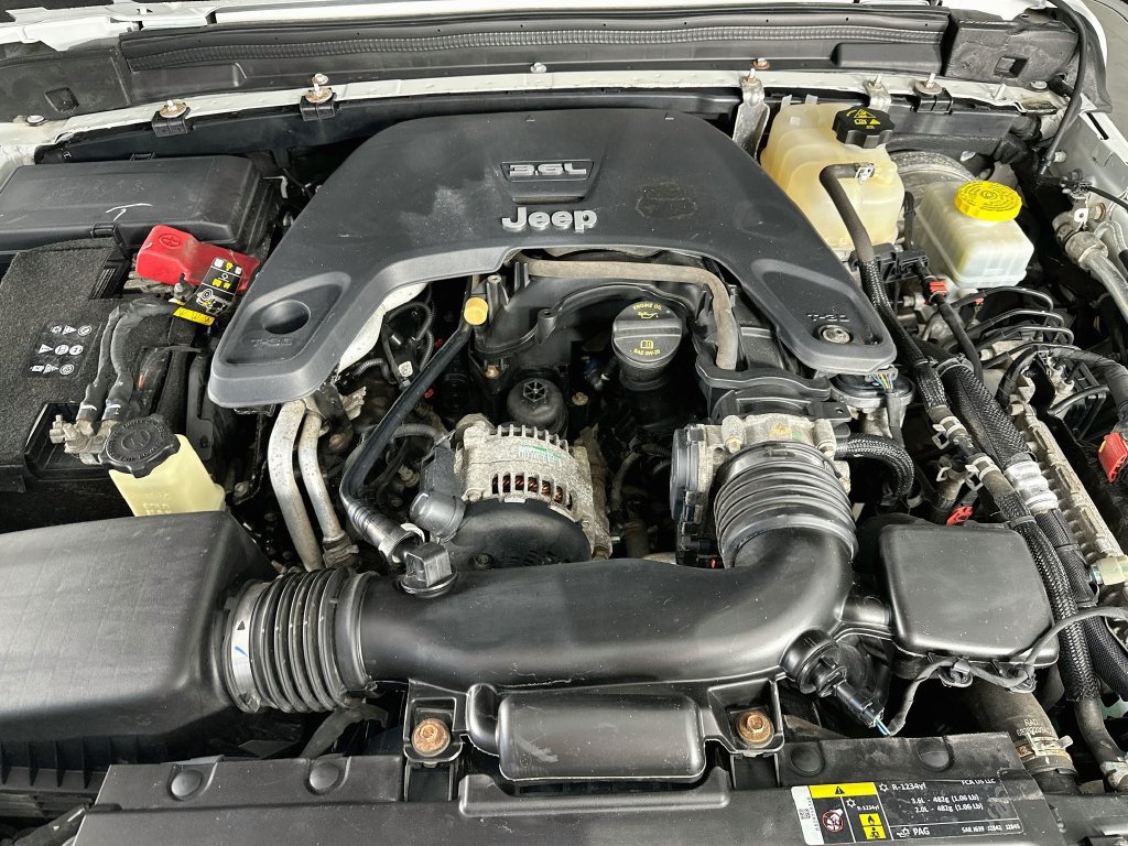 Used 2020 Jeep Wrangler Sport AWD/4WD image 31