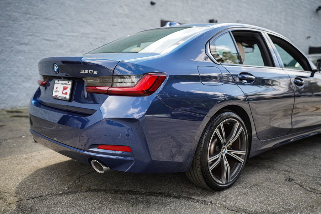 Used 2023 BMW 330e w/ Driving Assistance Package image 15
