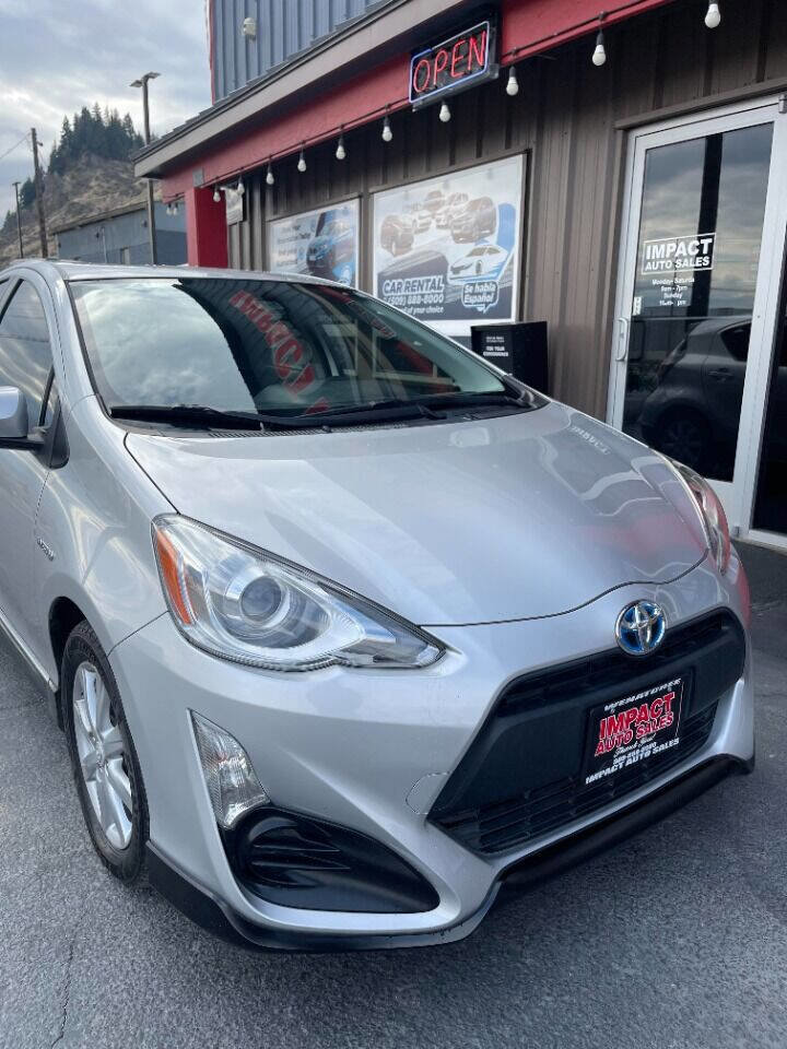 Used 2017 Toyota Prius C Two image 12