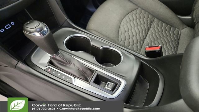 Used 2020 Chevrolet Equinox LT w/ Driver Convenience Package image 16