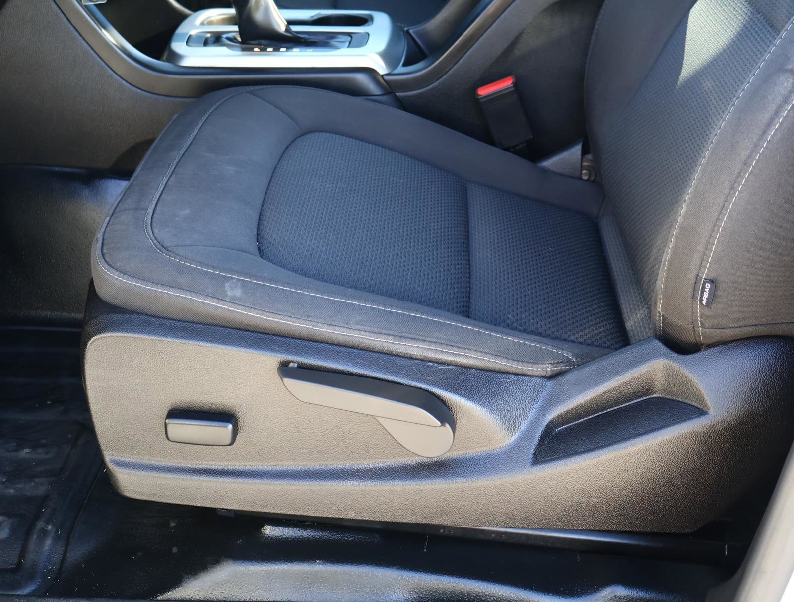 Used 2022 Chevrolet Colorado LT w/ Fleet Safety Package image 11