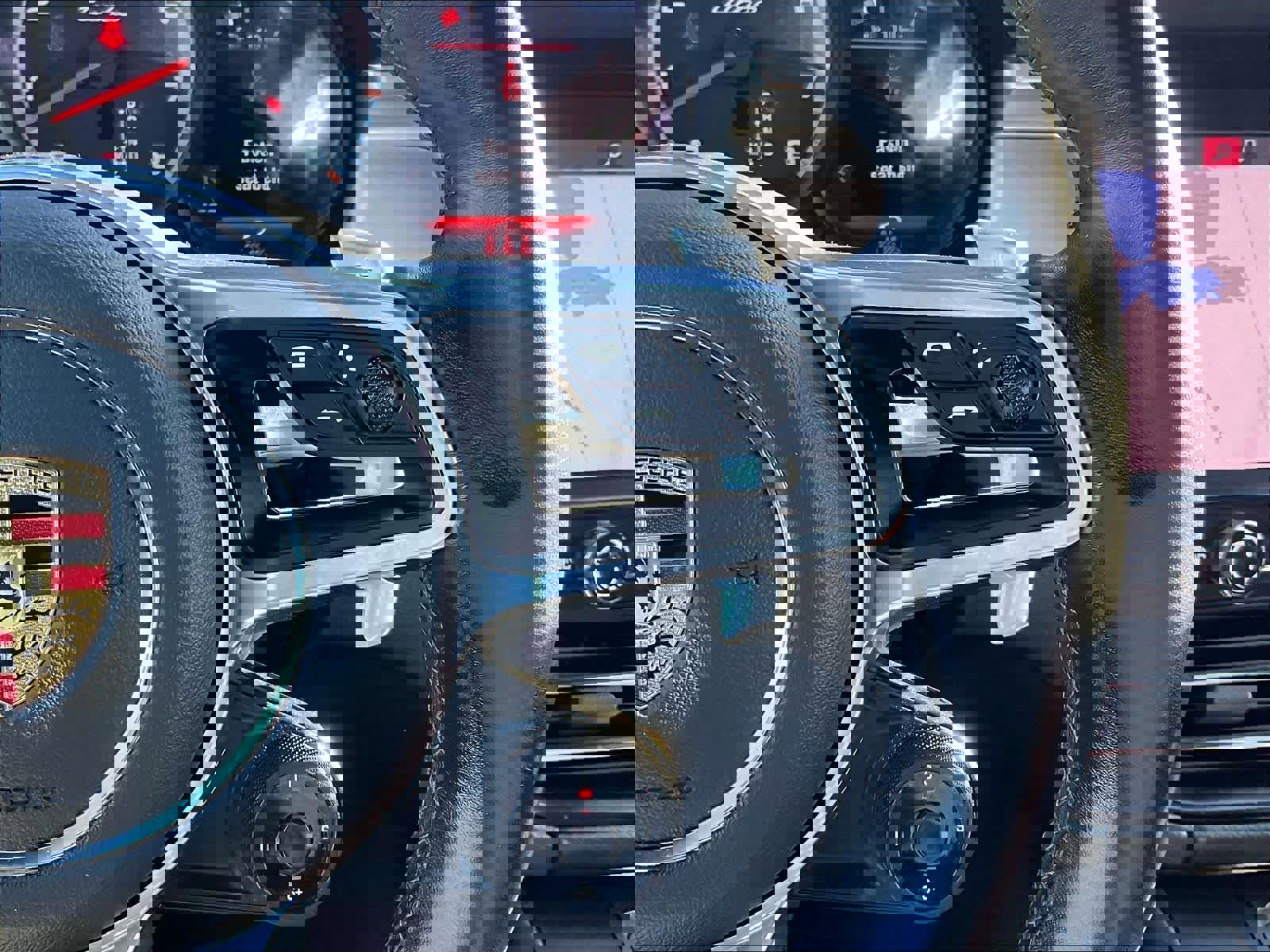 Used 2021 Porsche Macan Turbo image 24