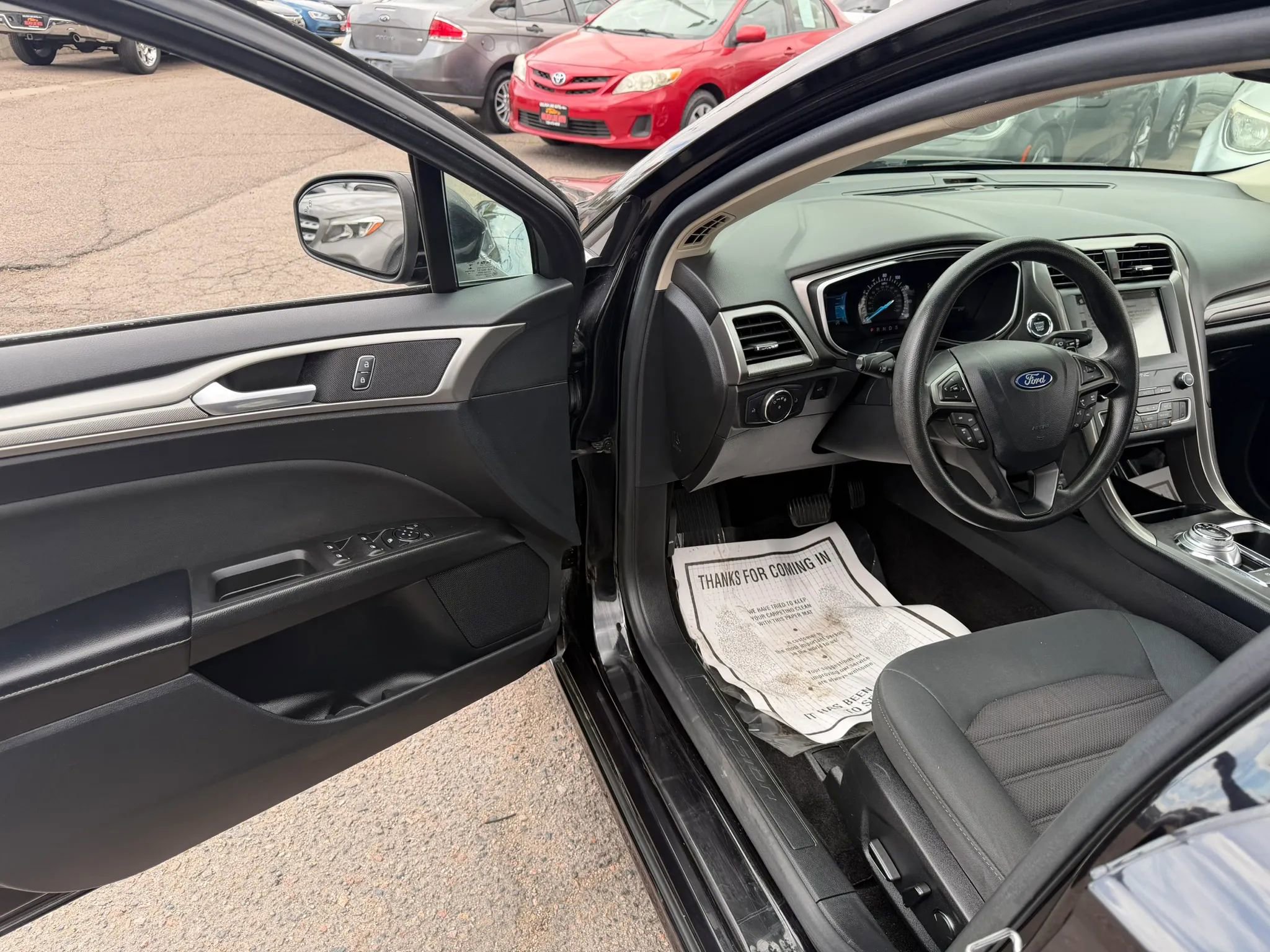 Used 2019 Ford Fusion SE image 11