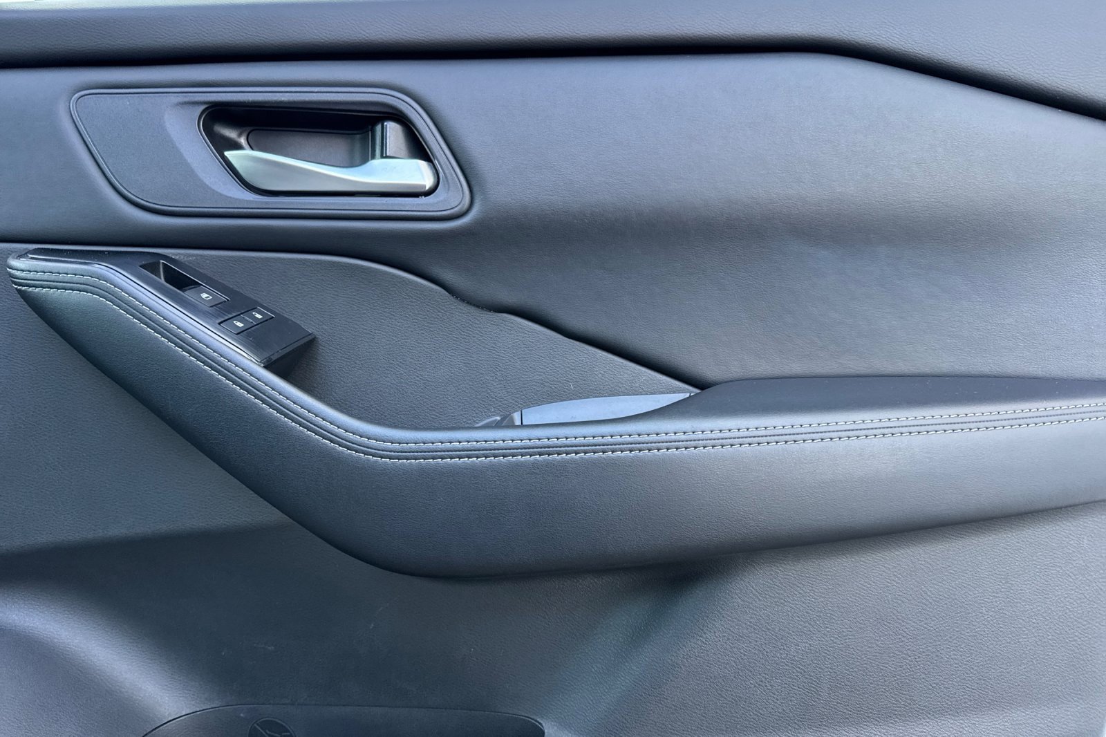 Certified 2024 Nissan Rogue SV image 20