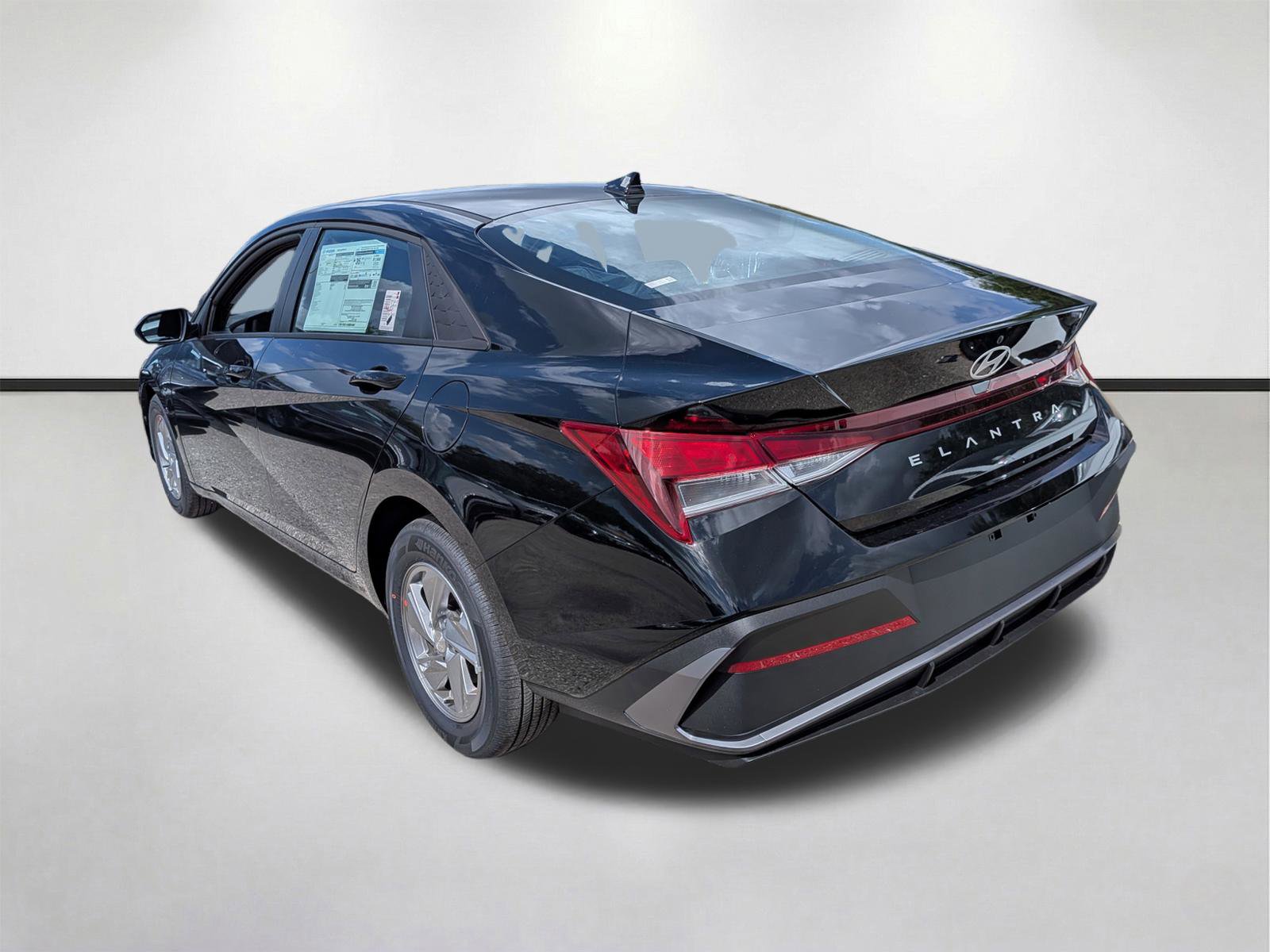 New 2026 Hyundai Elantra SE image 6