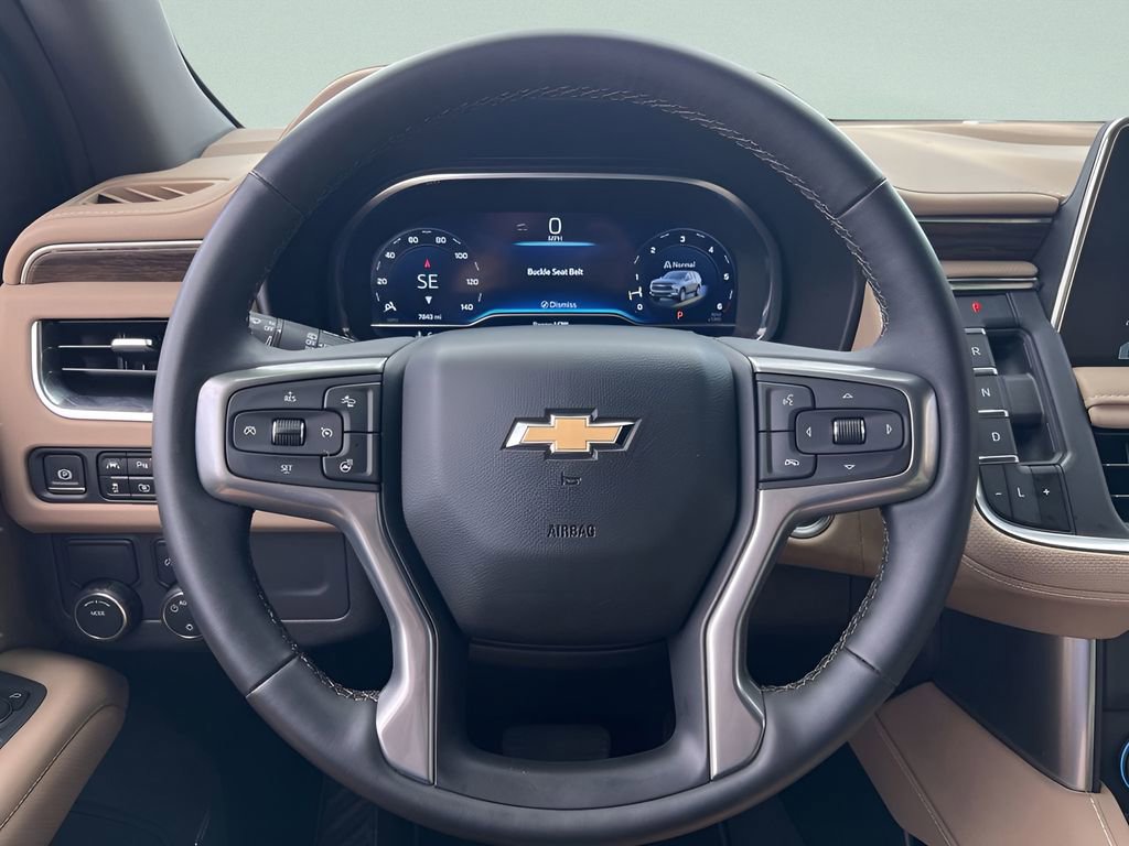 Used 2024 Chevrolet Suburban Premier image 18