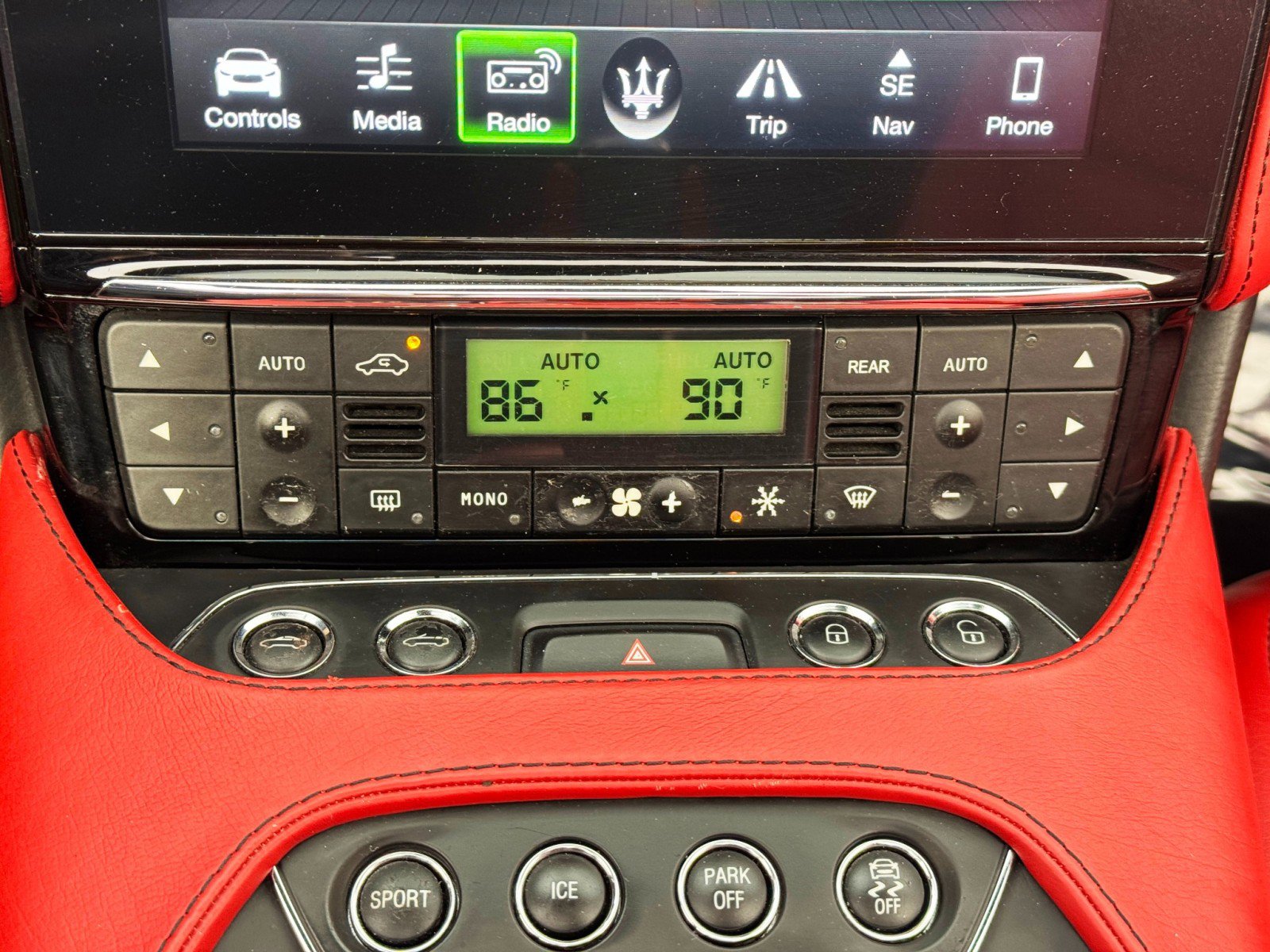 Used 2018 Maserati GranTurismo Sport image 28