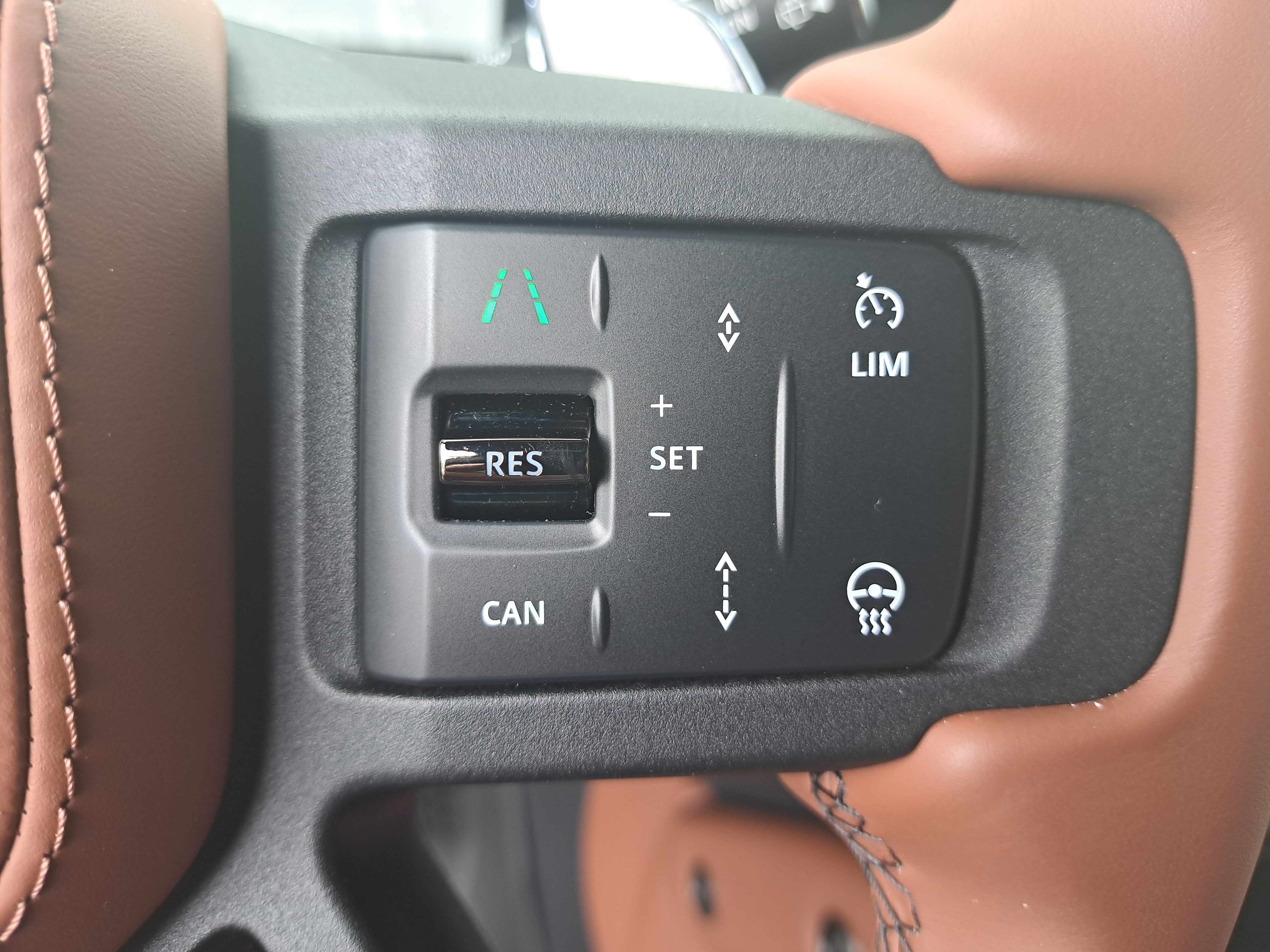 Used 2025 Land Rover Defender 110 AWD/4WD image 17