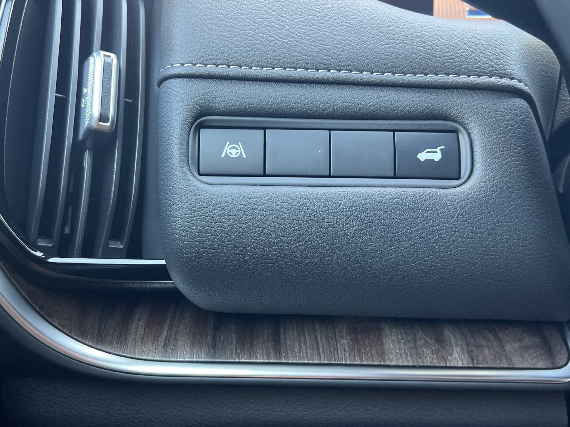 New 2026 Nissan Armada SL AWD/4WD image 13