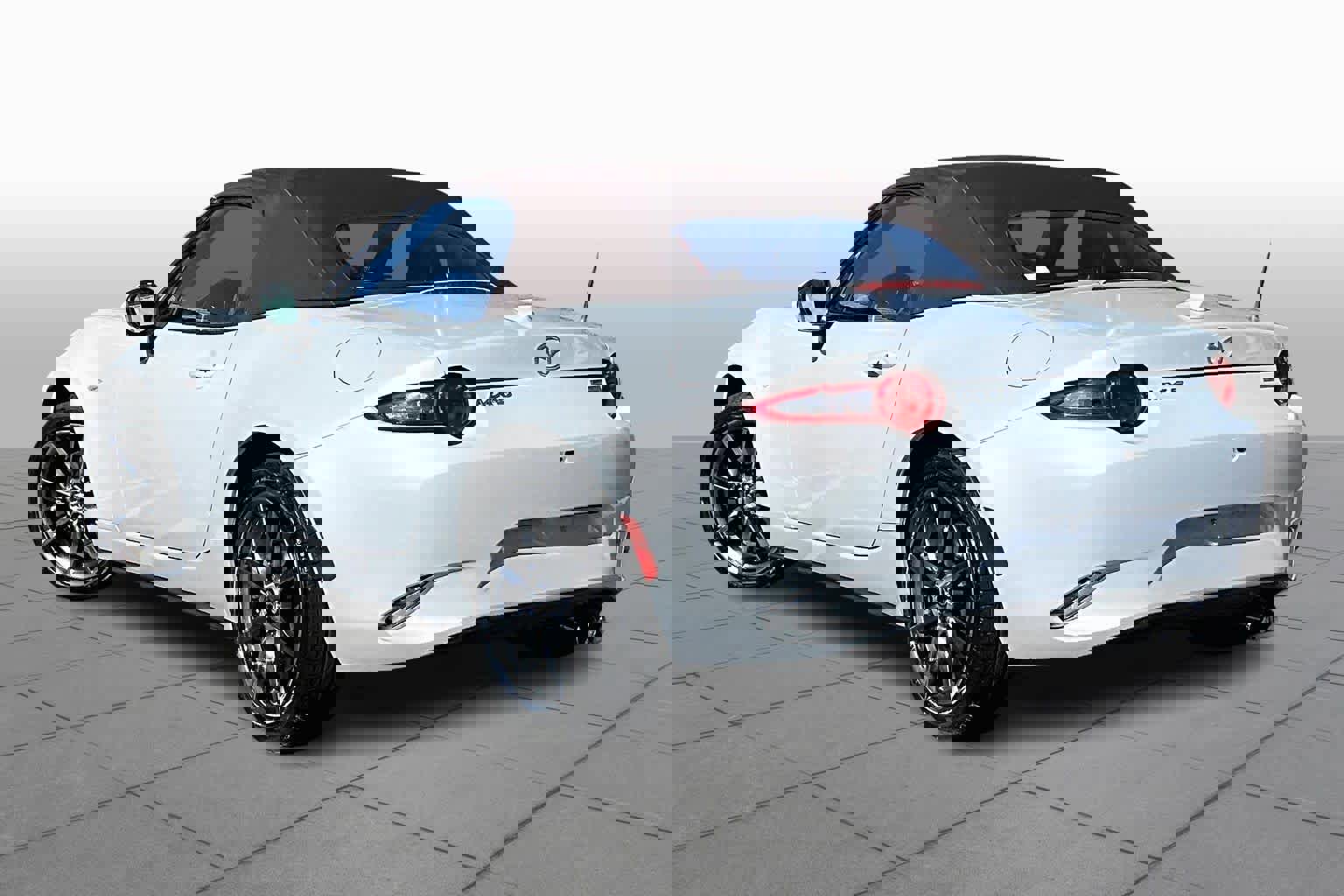 Used 2019 MAZDA MX-5 Miata Grand Touring image 11