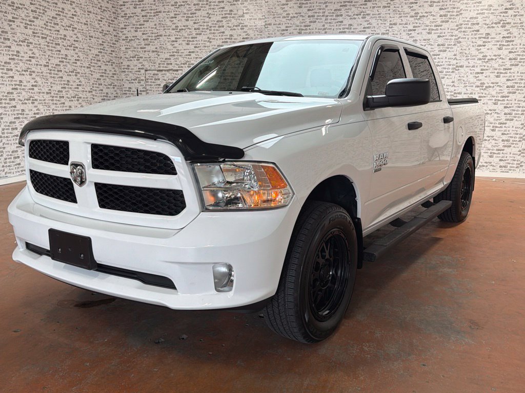 Used 2019 RAM 1500 Express AWD/4WD image 3
