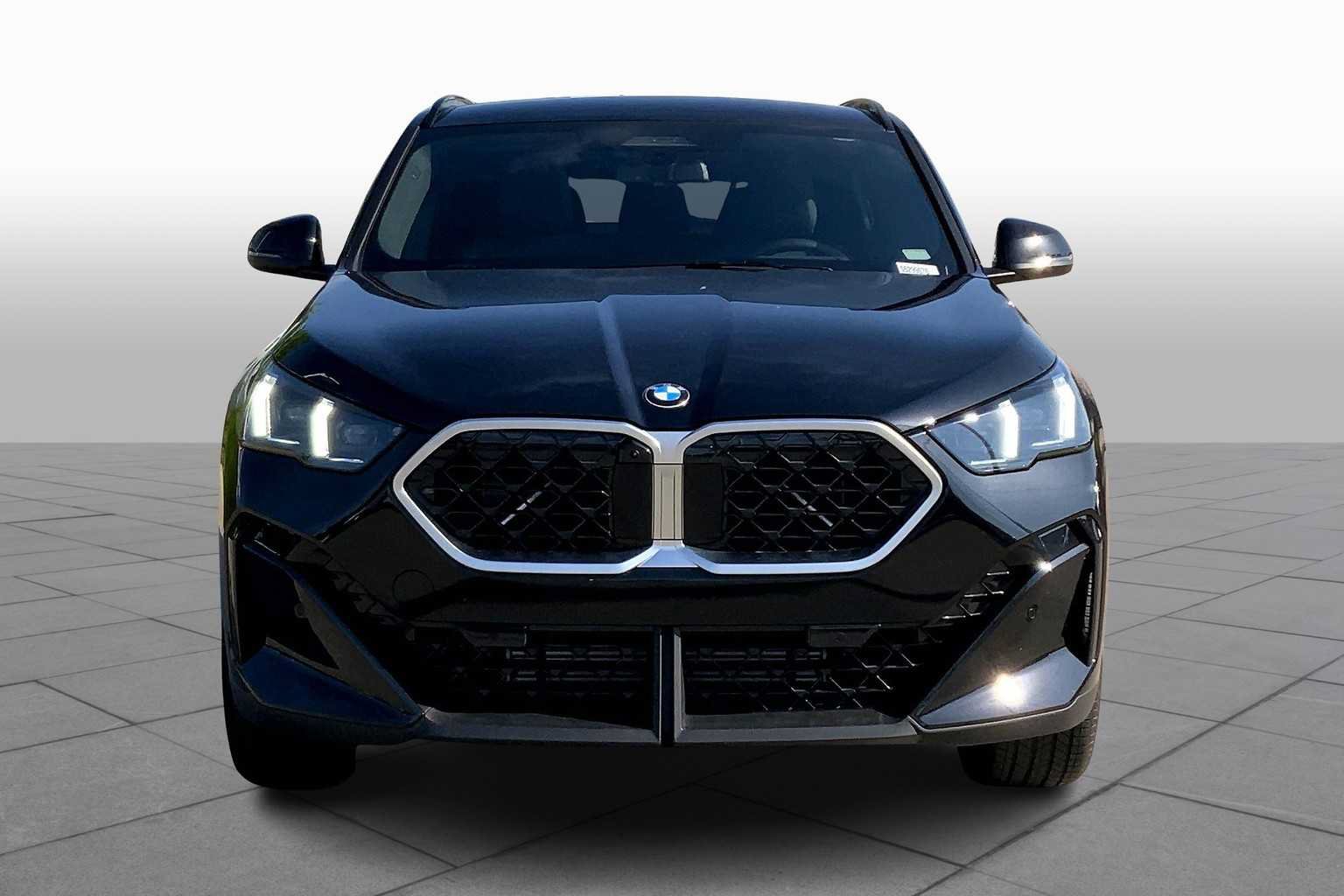 New 2025 BMW X2 xDrive28i w/ Technology Package AWD/4WD image 3