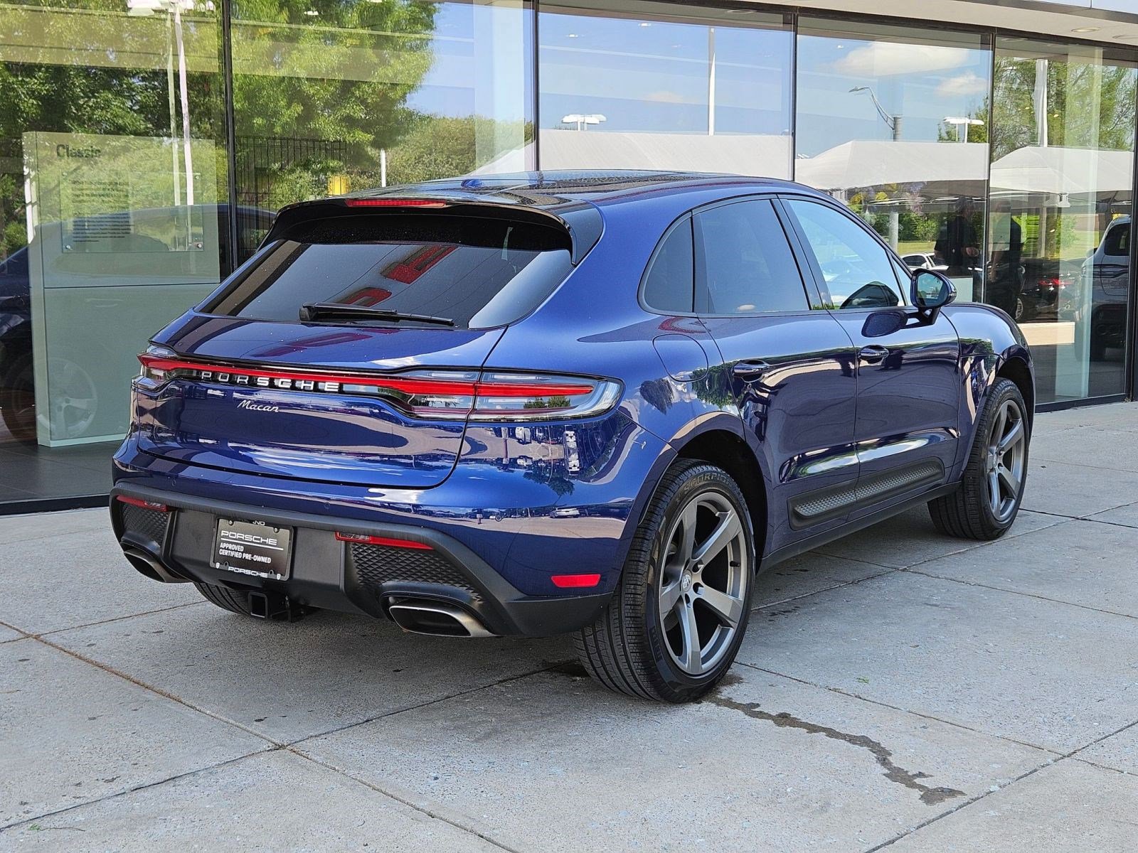 Certified 2026 Porsche Macan AWD/4WD image 9