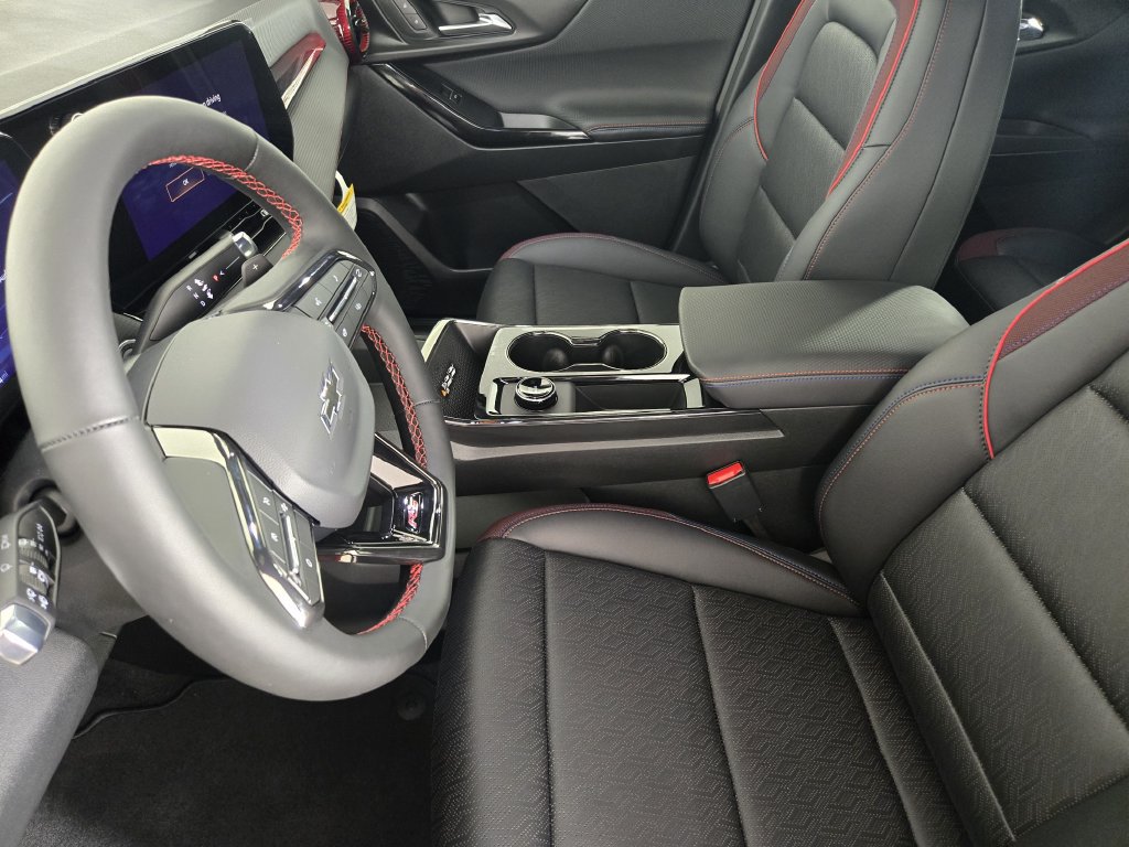 New 2026 Chevrolet Equinox RS w/ Convenience Package III FWD image 15