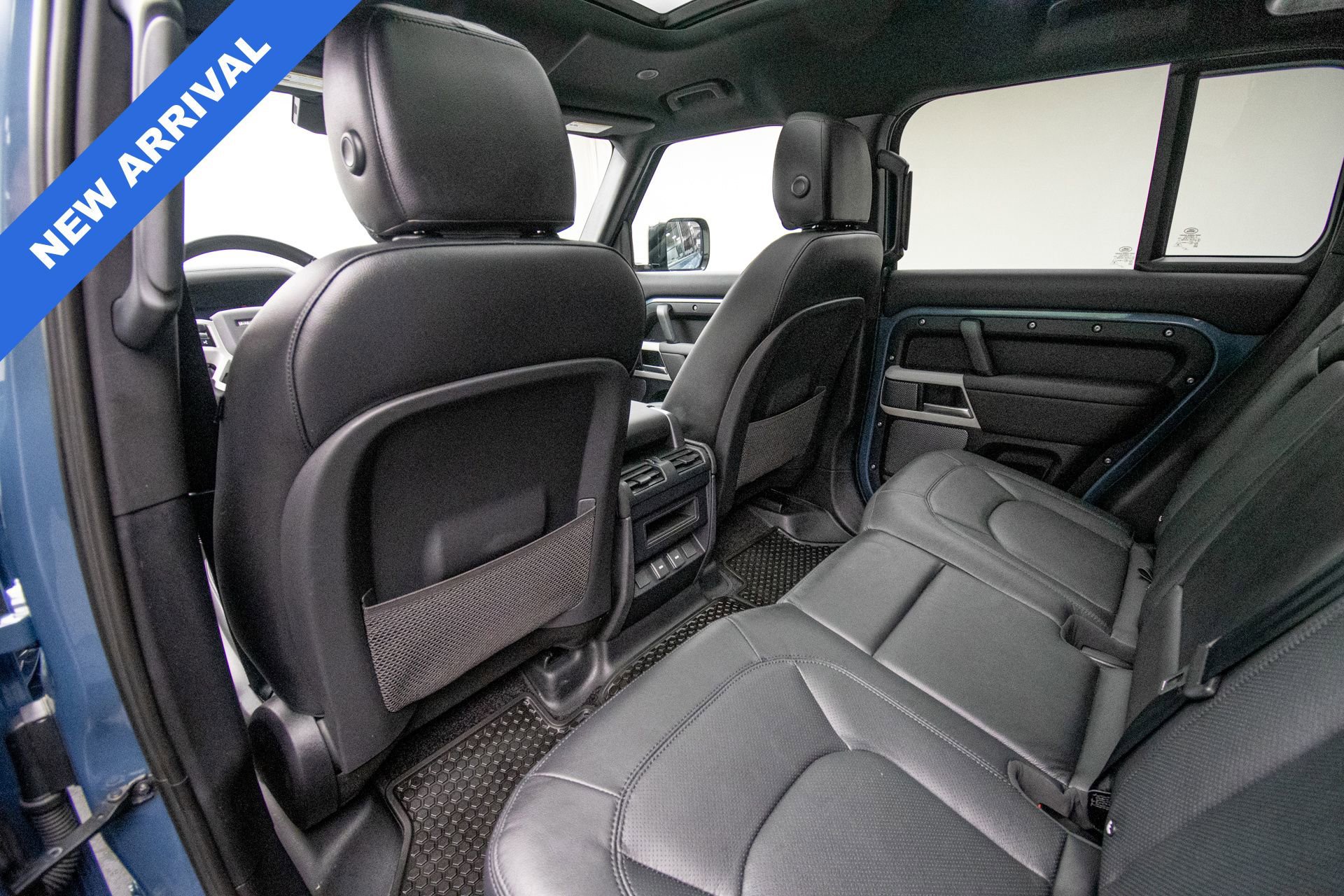 Used 2024 Land Rover Defender 110 S image 24