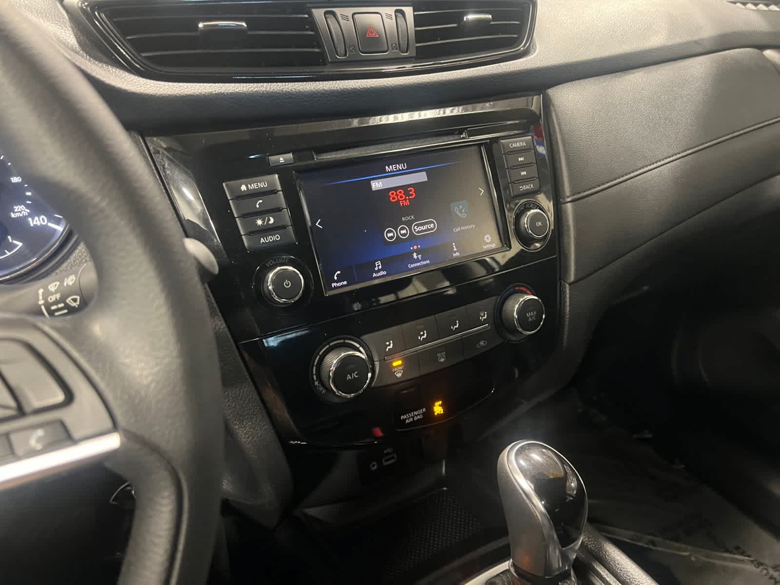 Used 2018 Nissan Rogue S AWD/4WD image 13