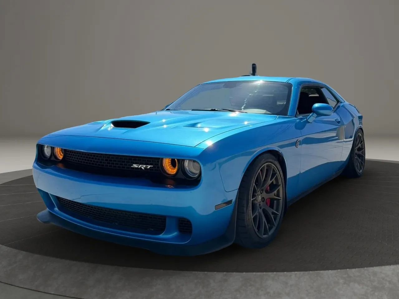 Used 2016 Dodge Challenger SRT Hellcat RWD image 3
