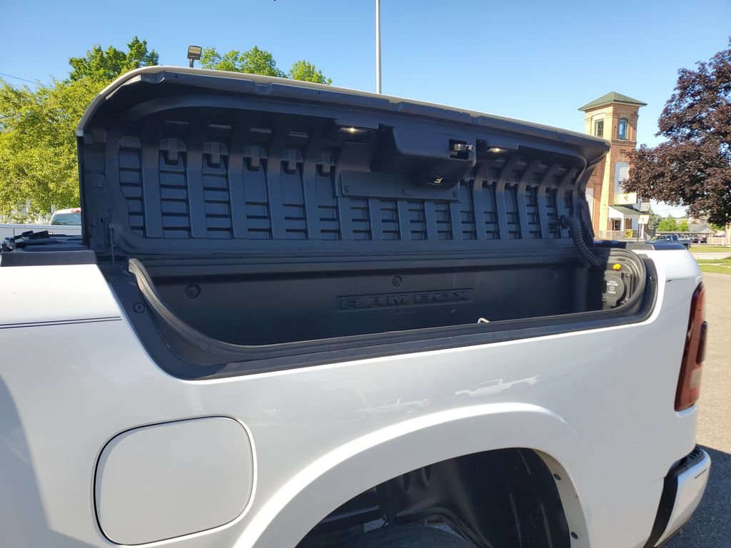 Used 2019 RAM 1500 Limited AWD/4WD image 9
