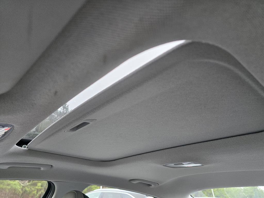 Used 2025 Hyundai Elantra Limited w/ Cargo Package image 24