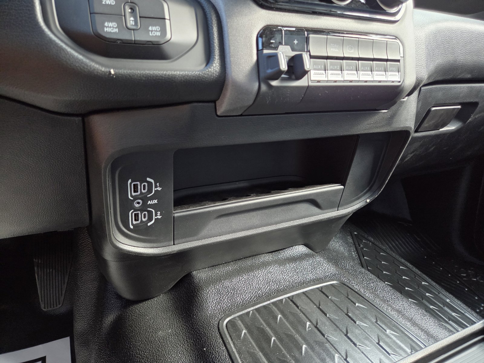 New 2026 RAM 3500 Tradesman AWD/4WD image 37
