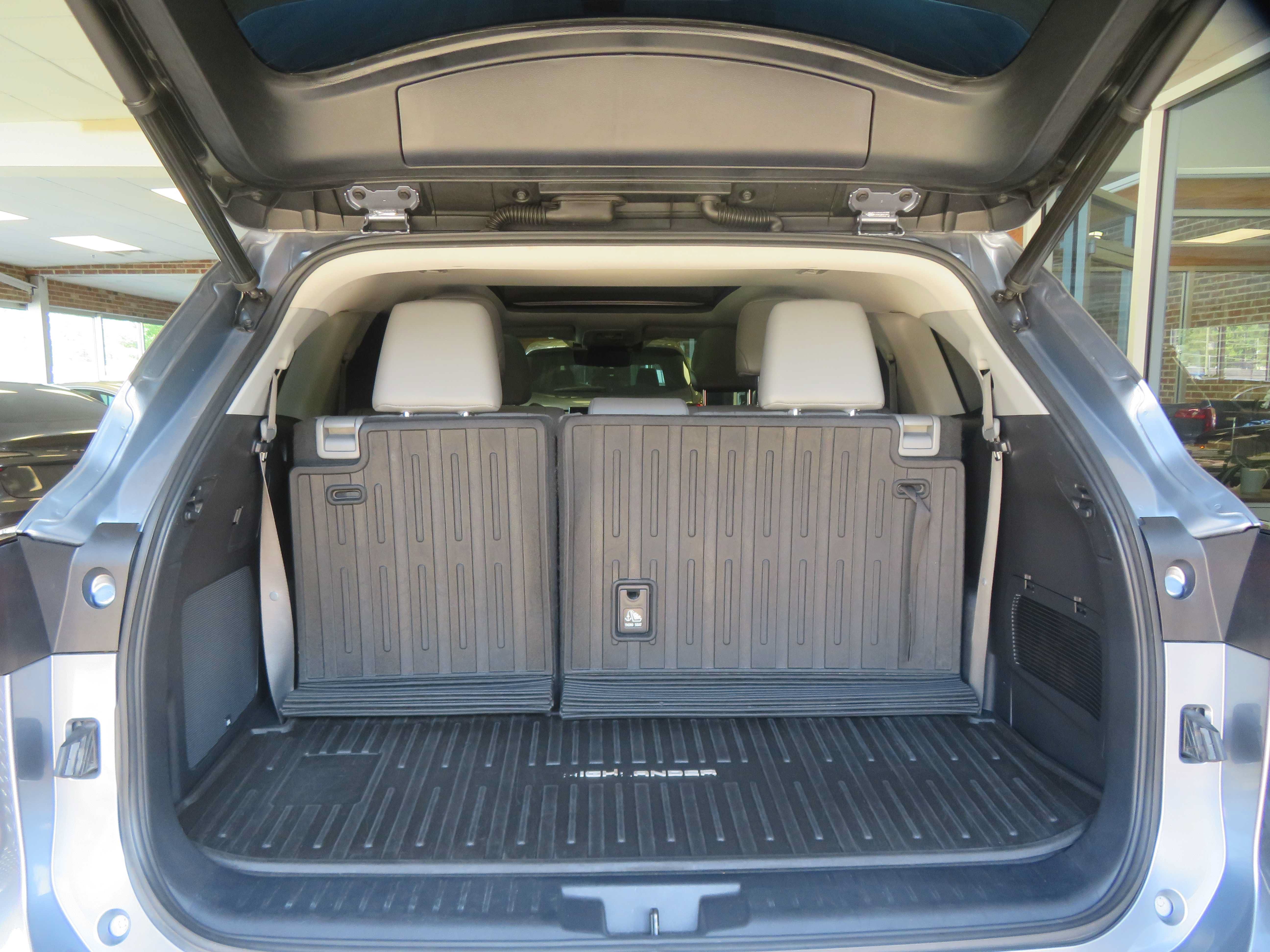 Used 2021 Toyota Highlander Platinum FWD image 67