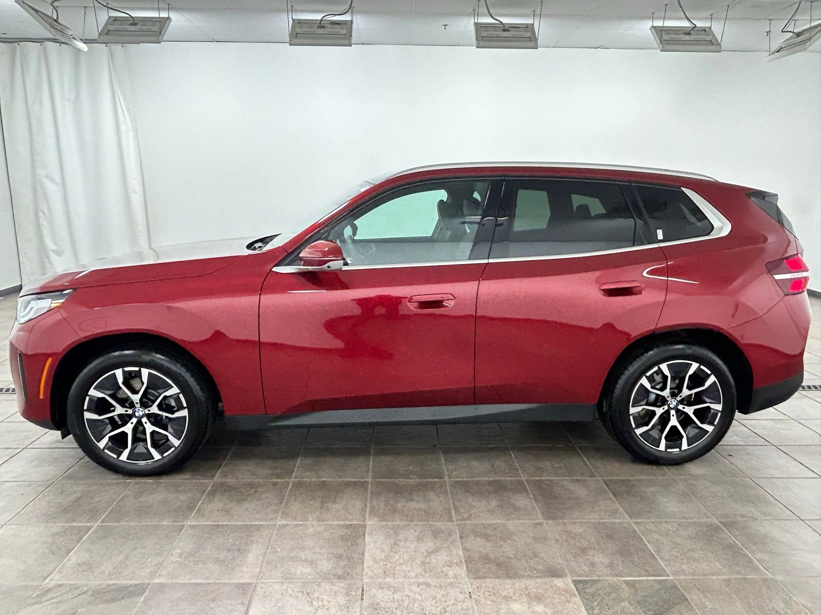 Used 2025 BMW X3 xDrive30i w/ Premium Package image 2