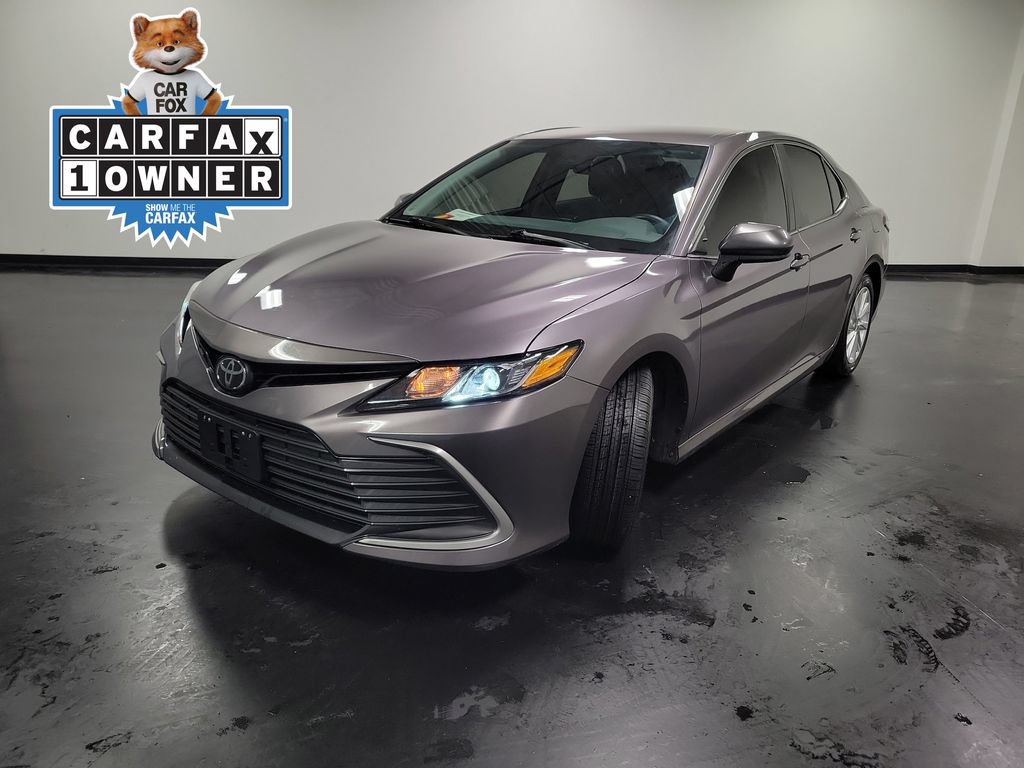 Used 2023 Toyota Camry LE FWD image 4