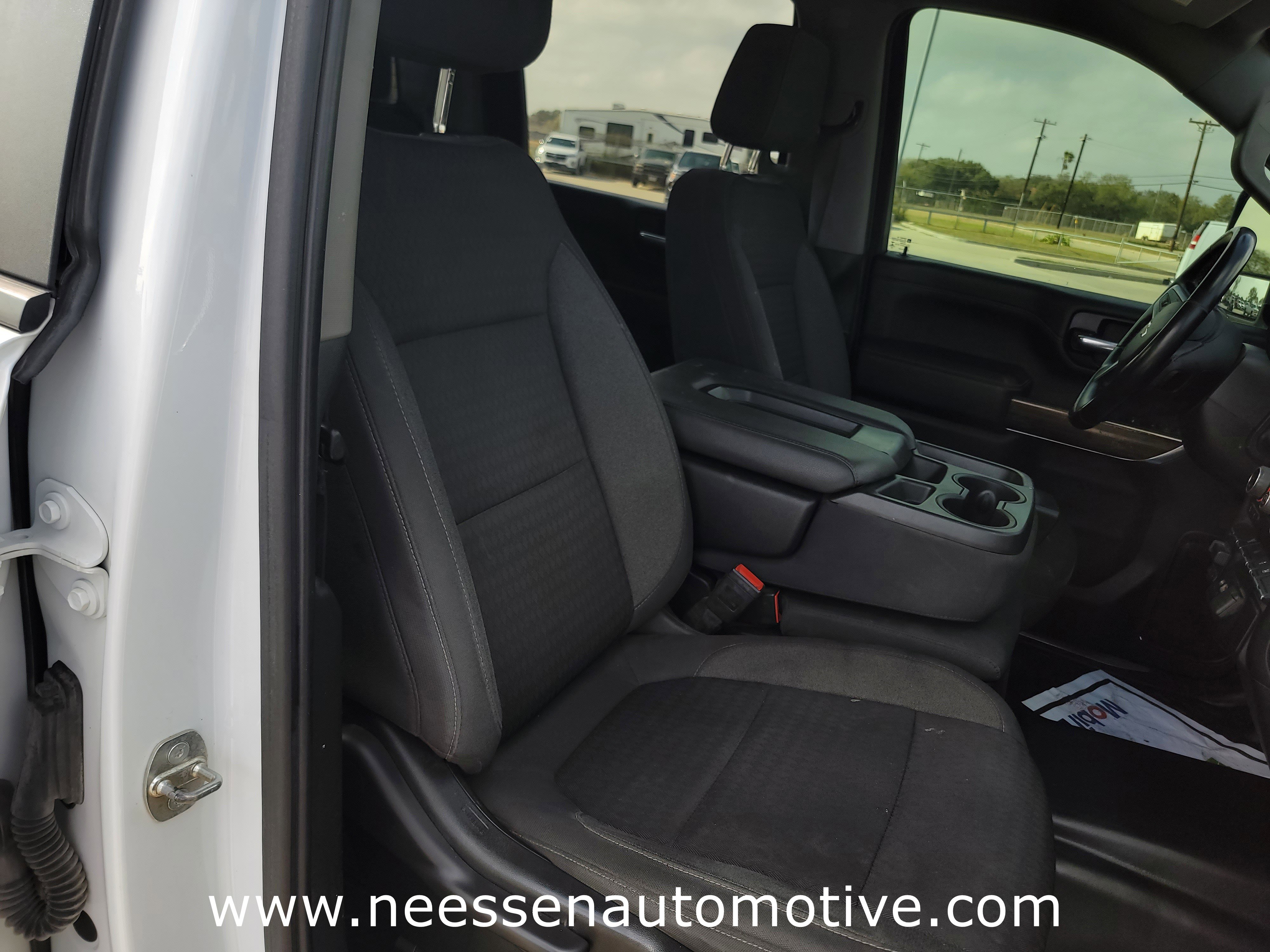 Used 2022 Chevrolet Silverado 2500 LT w/ Convenience Package image 11