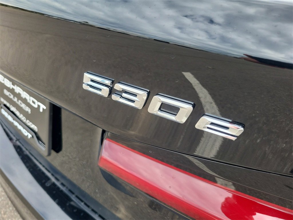 Used 2022 BMW 530e xDrive 530e iPerformance w/ Premium Package image 13