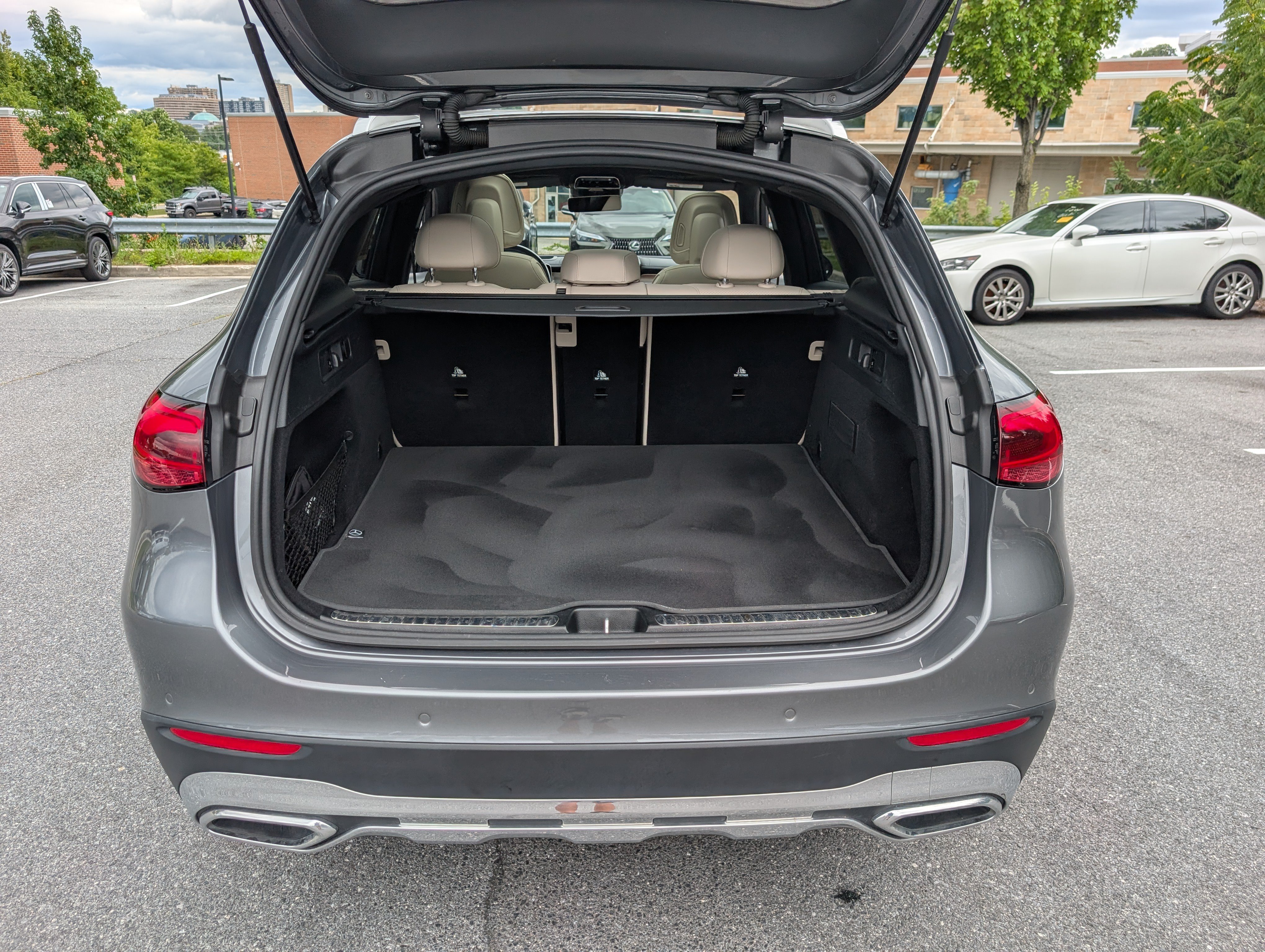 Used 2023 Mercedes-Benz GLC 300 4MATIC image 13