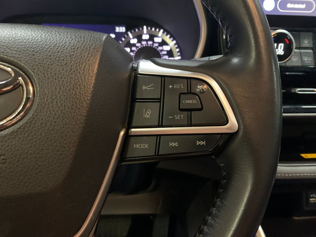 Used 2023 Toyota Highlander XLE image 31