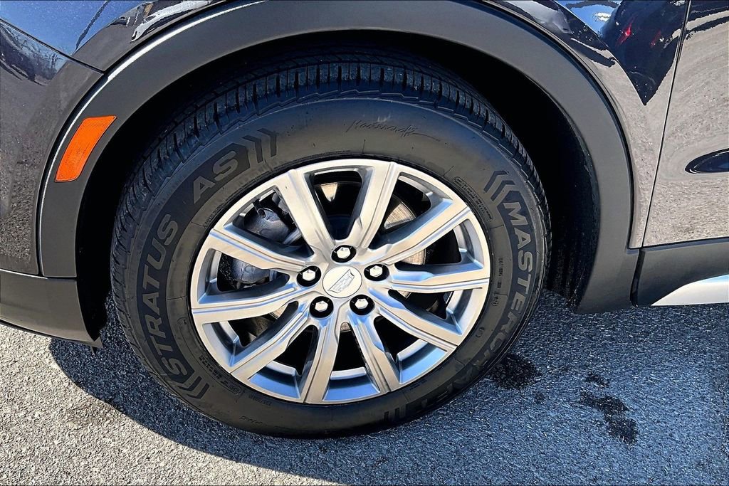 Used 2023 Cadillac XT4 Premium Luxury image 12