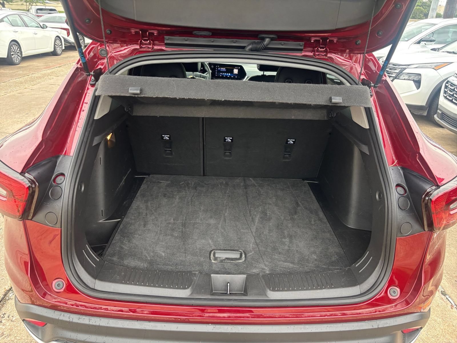 Used 2025 Chevrolet Trax LT FWD image 30