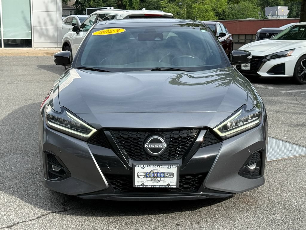 Used 2023 Nissan Maxima SR w/ Sport Mat Group FWD image 2
