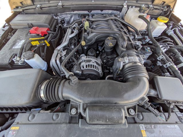 Used 2025 Jeep Gladiator Sport image 18