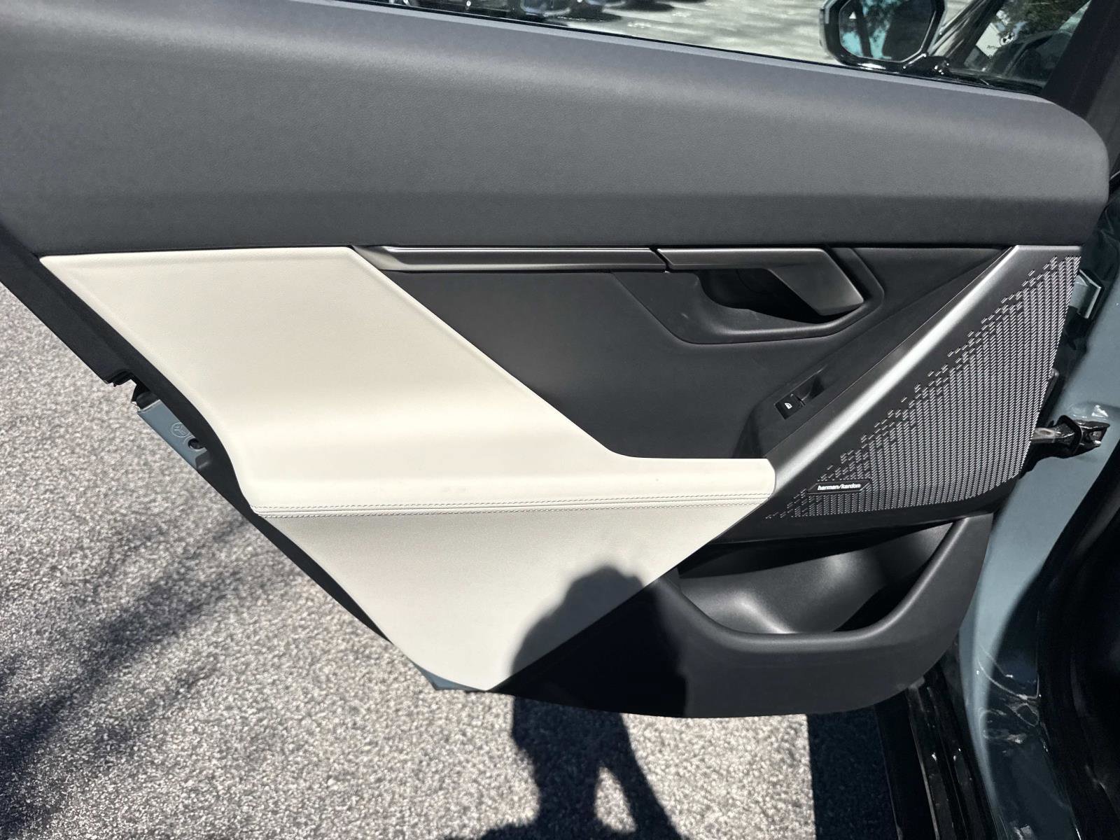 Certified 2025 BMW 530i w/ M Sport Package image 12