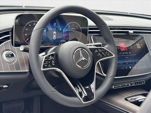 New 2025 Mercedes-Benz E 350 Sedan video 3
